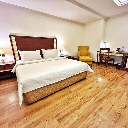 Hotel The Residency Karur Exterior foto