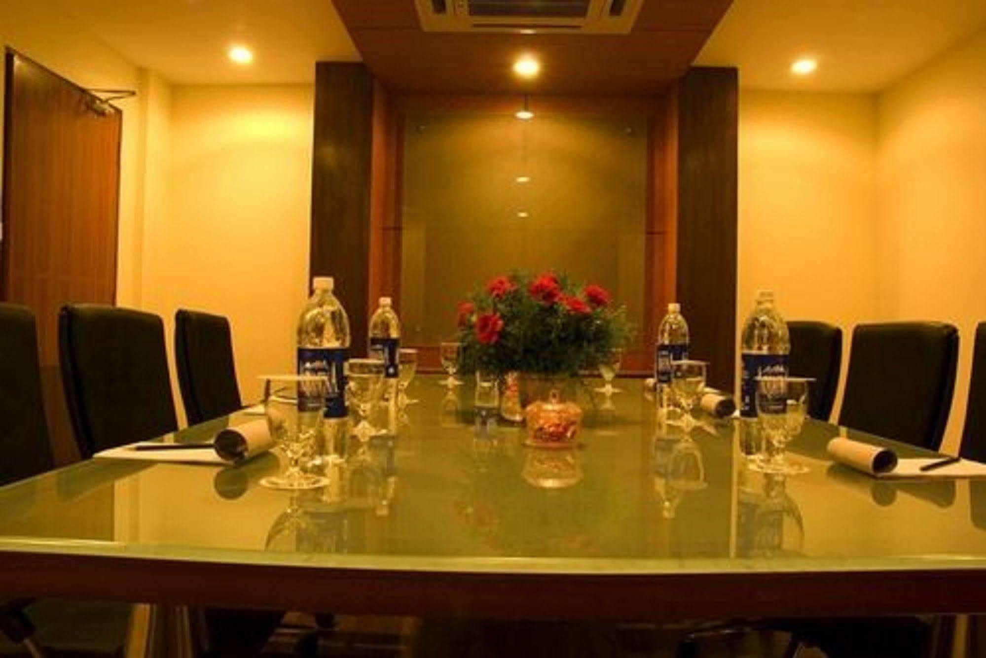 Hotel The Residency Karur Exterior foto